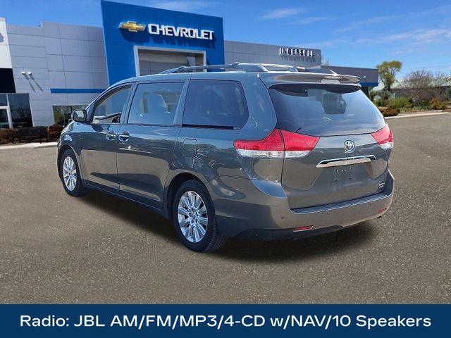 2013 Toyota Sienna Vehicle Photo in DANBURY, CT 06810-5034