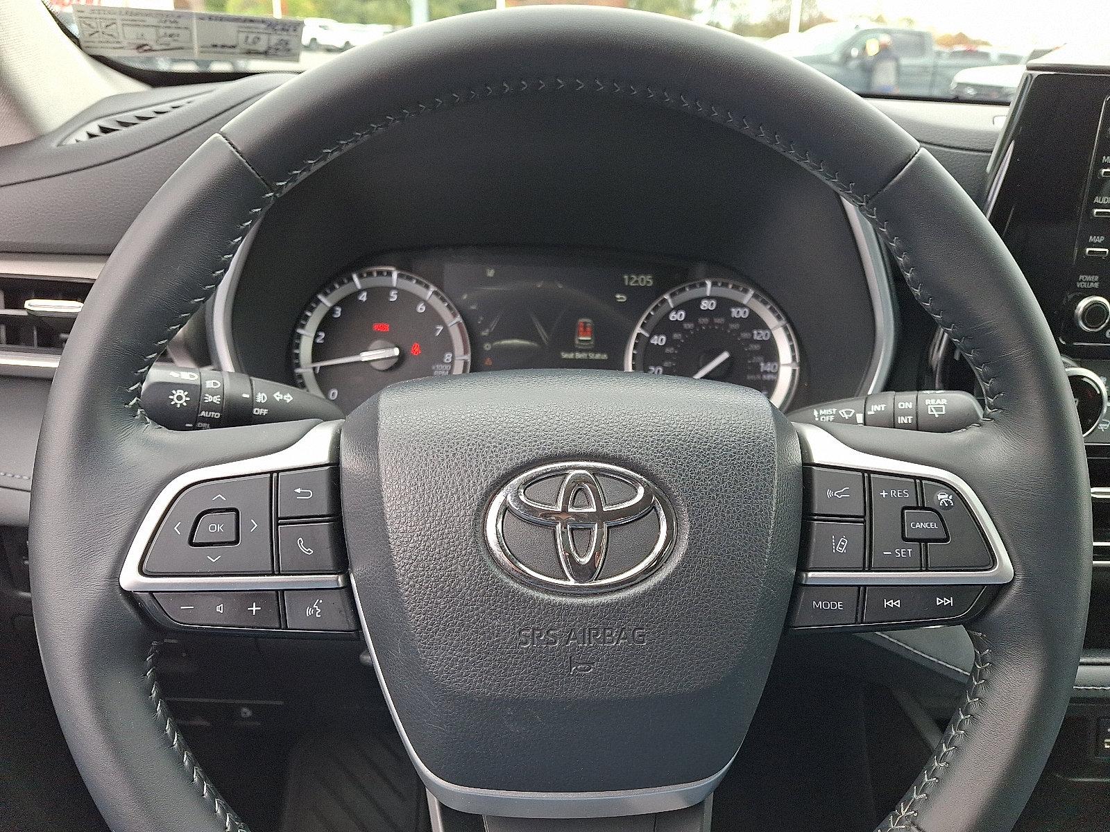 2022 Toyota Highlander Vehicle Photo in BETHLEHEM, PA 18017-9401