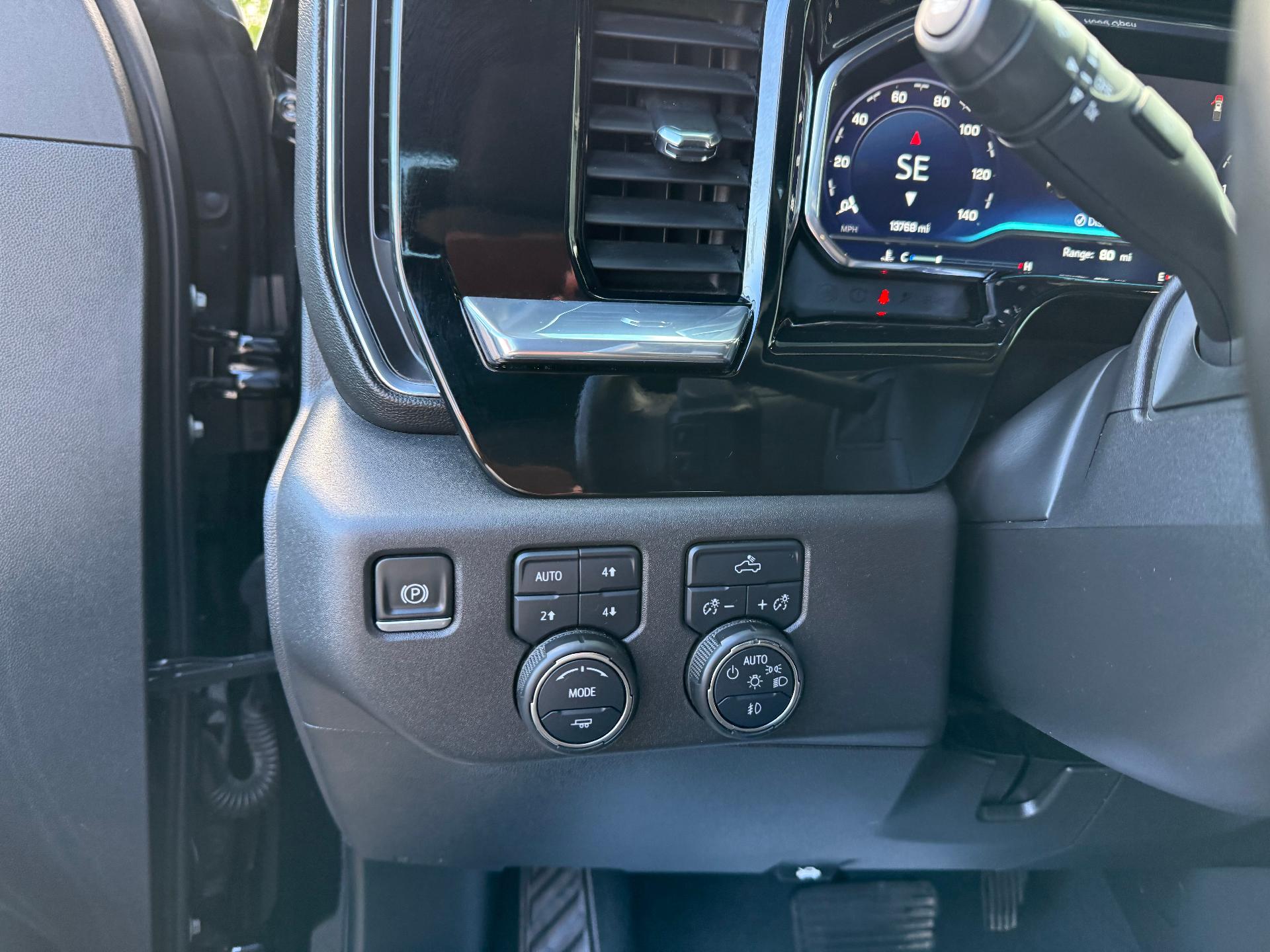 2025 Chevrolet Silverado 1500 photo 19 of 28
