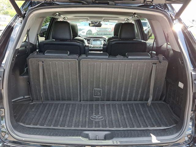 2019 Toyota Highlander Vehicle Photo in DANBURY, CT 06810-5034