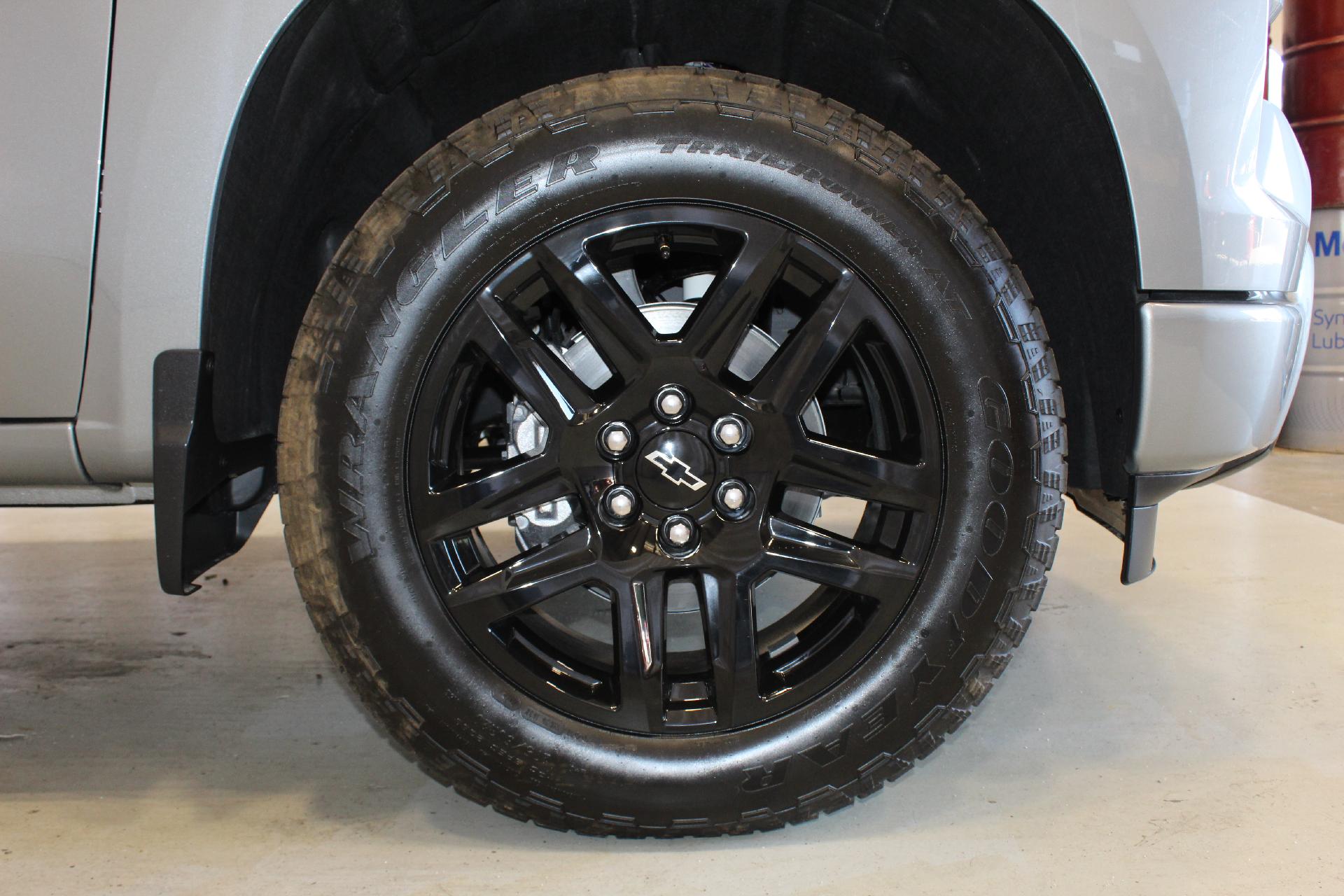 2025 Chevrolet Silverado 1500 Vehicle Photo in NORTHAMPTON, MA 01060-1120