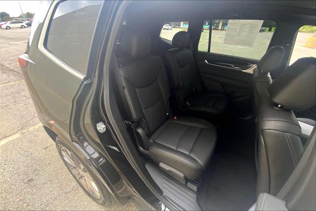 2025 Cadillac XT6 Vehicle Photo in KANSAS CITY, MO 64114-4545