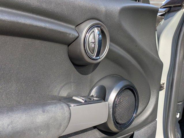 2015 MINI Cooper Hardtop 2 Door Vehicle Photo in San Antonio, TX 78209