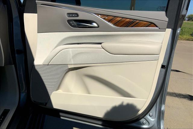 2023 Cadillac Escalade Vehicle Photo in TOPEKA, KS 66609-0000