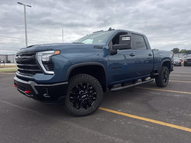 Lakeshore Blue Metallic 2026 Chevrolet Silverado 2500HD Pickup Truck Four-Wheel Drive Automatic