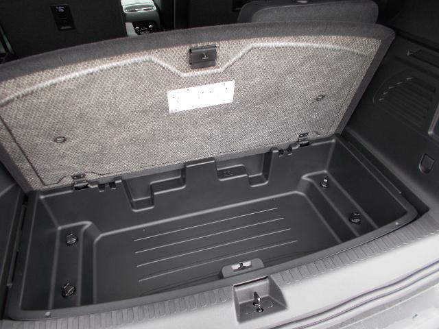 2025 GMC Acadia Vehicle Photo in LOWELL, MA 01852-4336