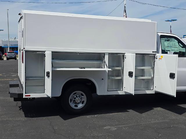 2025 Chevrolet Express Commercial Cutaway Vehicle Photo in INDEPENDENCE, MO 64055-1314