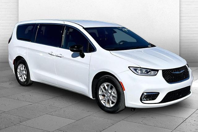 2026 Chrysler Pacifica Vehicle Photo in TOPEKA, KS 66609-0000
