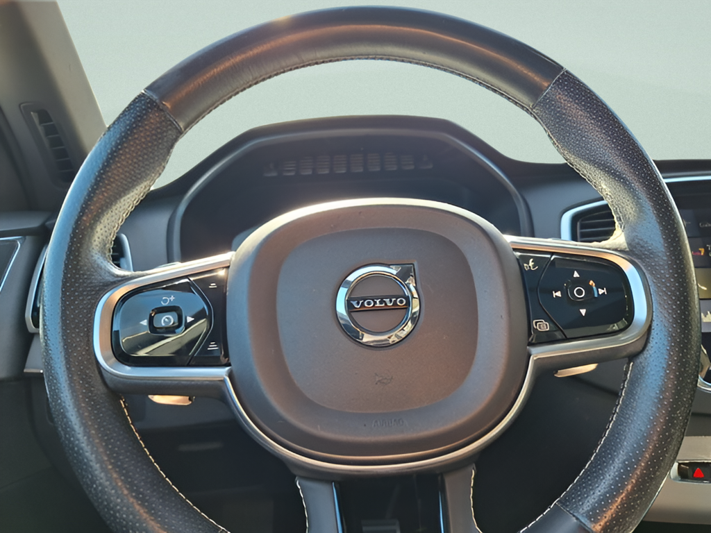 2017 Volvo XC90 photo 15 of 33