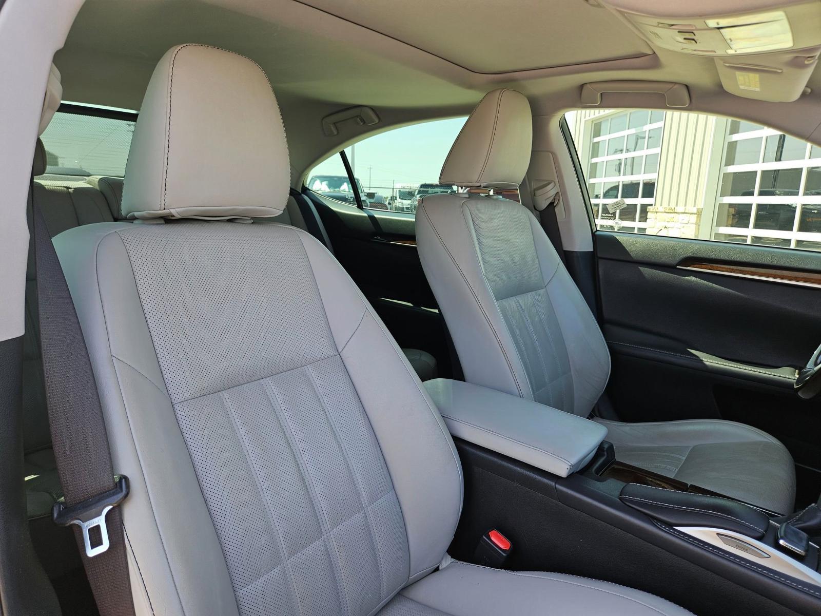 2017 Lexus ES 350 Vehicle Photo in Seguin, TX 78155