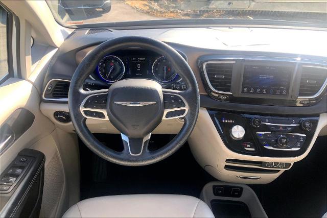 2021 Chrysler Voyager Vehicle Photo in KANSAS CITY, MO 64114-4502