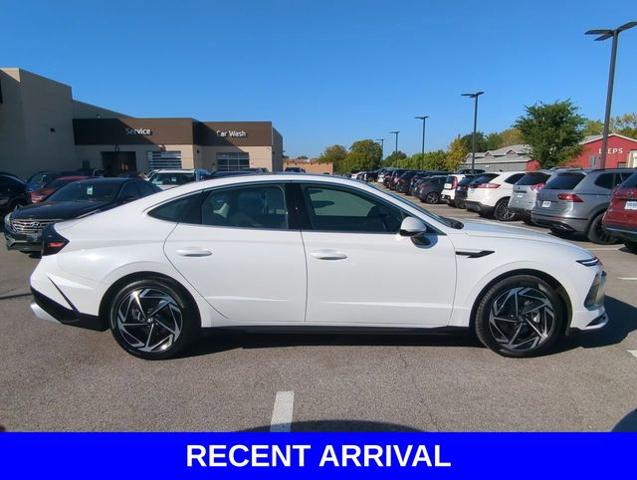 2025 Hyundai SONATA Vehicle Photo in Merrillville, IN 46410