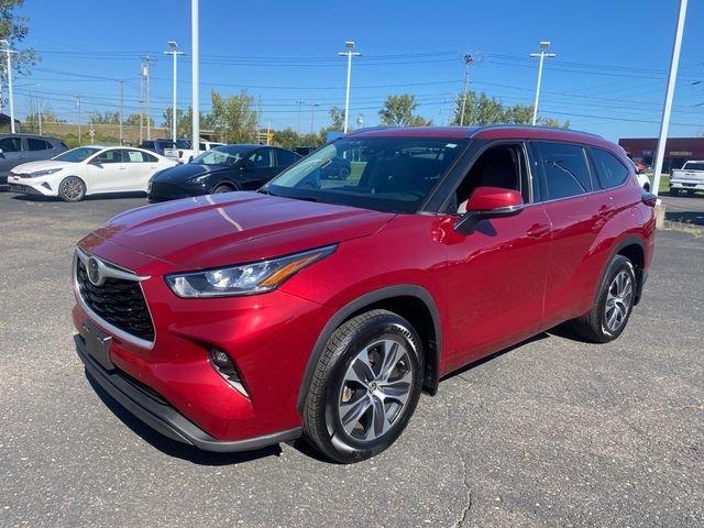 2020 Toyota Highlander Vehicle Photo in DUNKIRK, NY 14048-3562