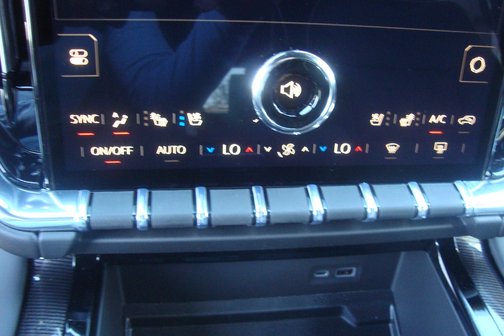 2026 GMC Yukon XL Vehicle Photo in PORTSMOUTH, NH 03801-4196