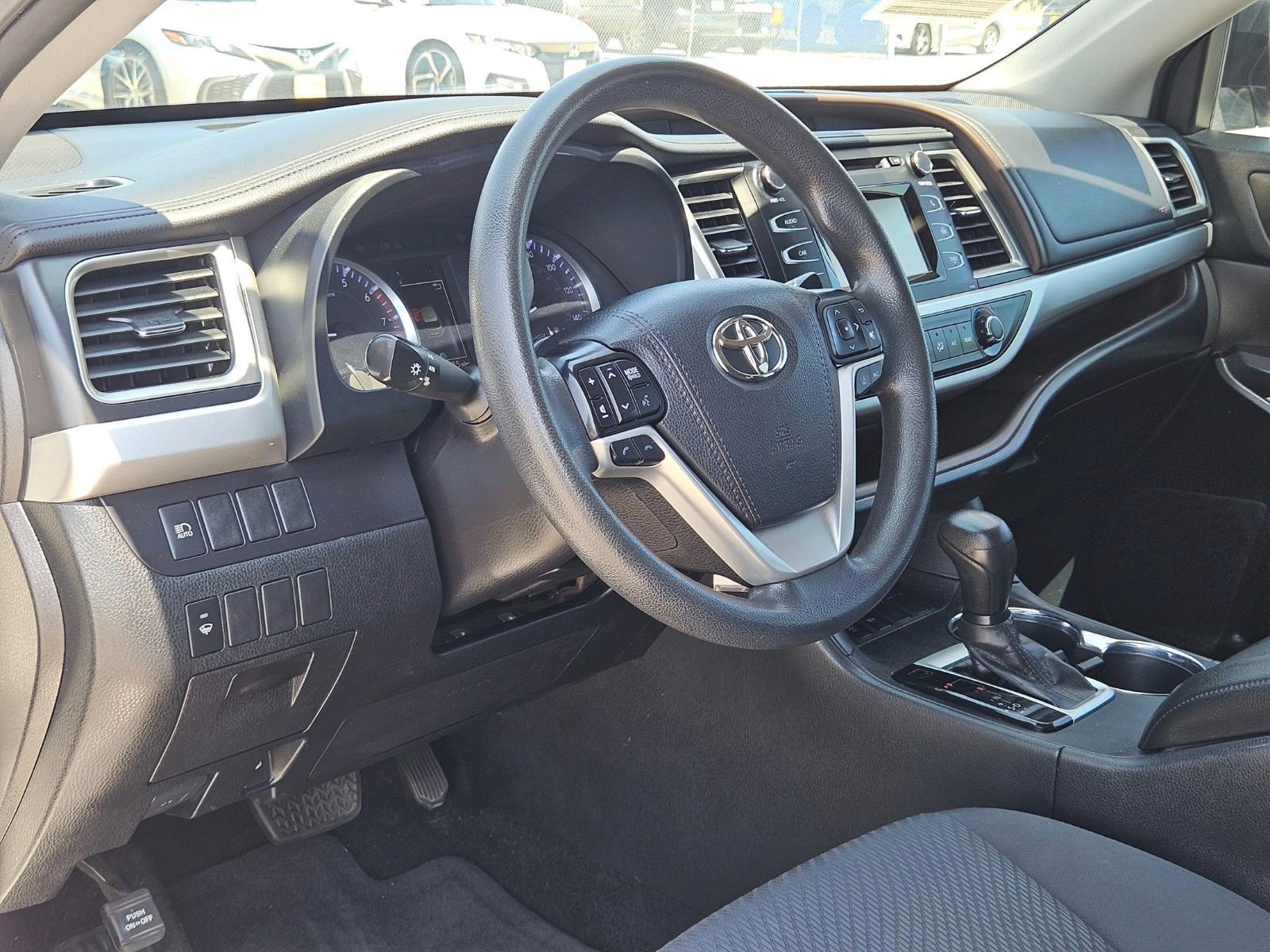 2019 Toyota Highlander Vehicle Photo in Seguin, TX 78155