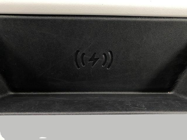 2025 Defender Vehicle Photo in Appleton, WI 54913