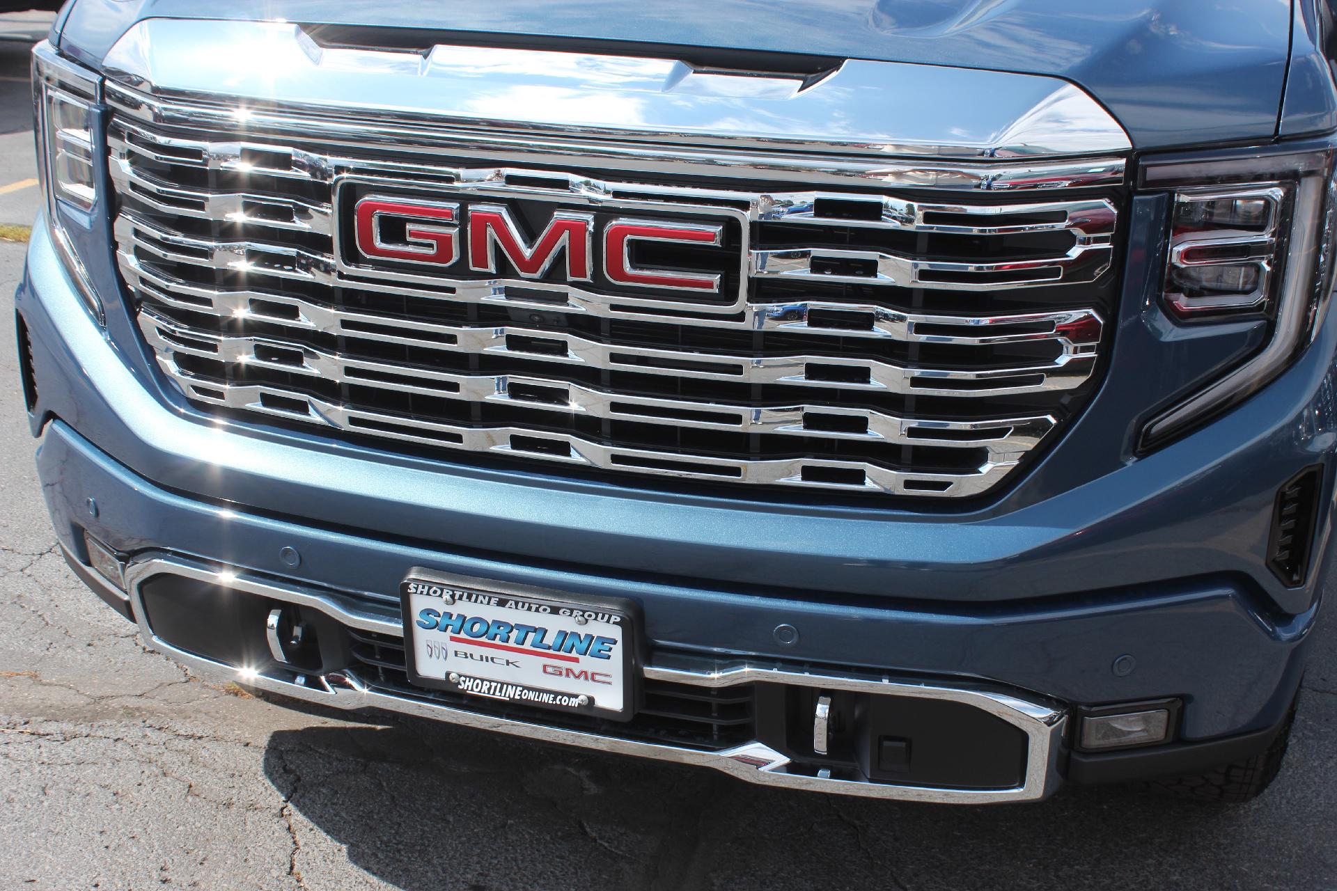 2025 GMC Sierra 1500 Vehicle Photo in AURORA, CO 80012-4011