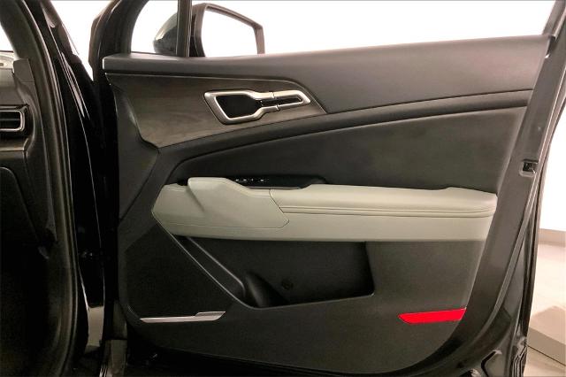 2023 Kia Sportage Vehicle Photo in Lees Summit, MO 64086