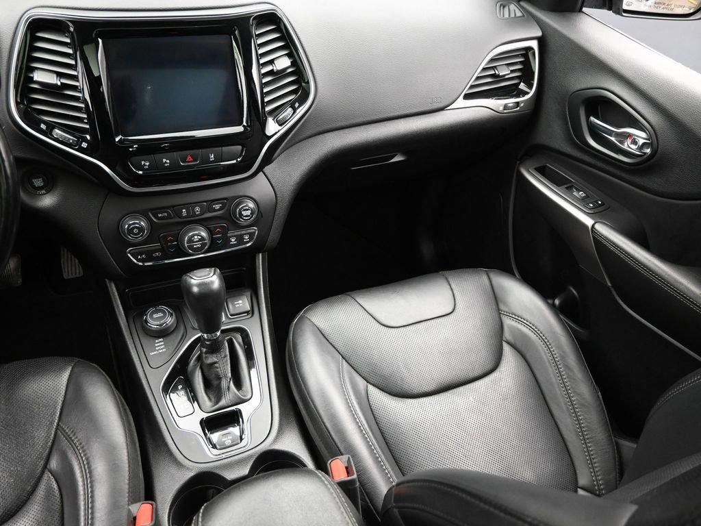 2021 Jeep Cherokee Vehicle Photo in Cedar Rapids, IA 52402