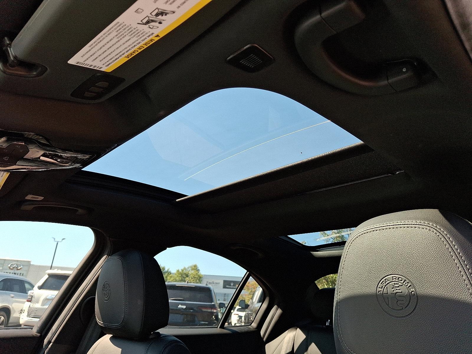 2022 Alfa Romeo Giulia Vehicle Photo in Willow Grove, PA 19090