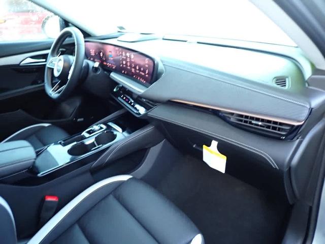 2025 Buick Envision Vehicle Photo in ZELIENOPLE, PA 16063-2910