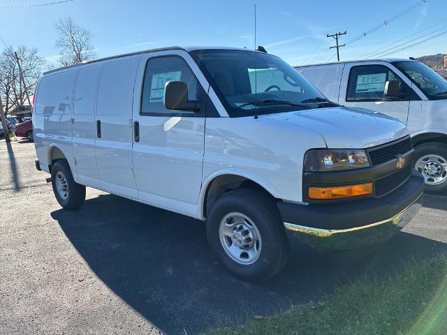 2025 Chevrolet Express Cargo Van Vehicle Photo in FAIRMONT, WV 26554-2318