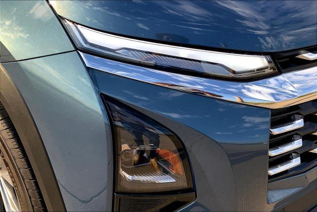 2025 Chevrolet Equinox Vehicle Photo in TOPEKA, KS 66609-0000