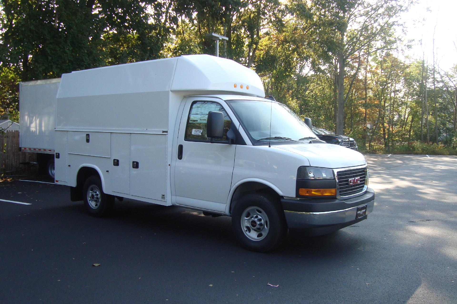 2025 GMC Savana Commercial Cutaway Vehicle Photo in PORTSMOUTH, NH 03801-4196