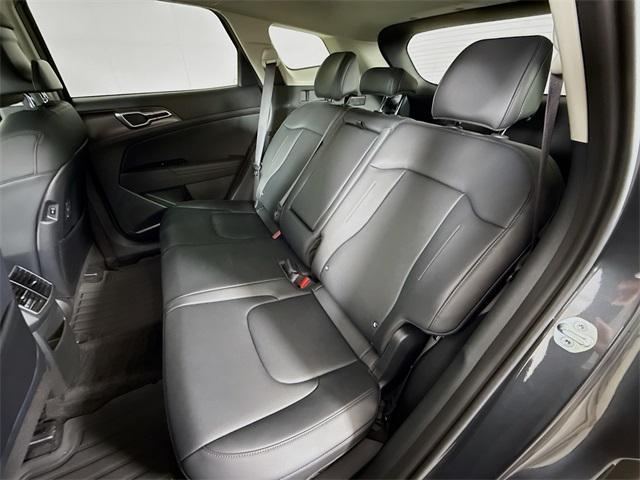 2025 Kia Sportage Hybrid Vehicle Photo in Everett, WA 98204