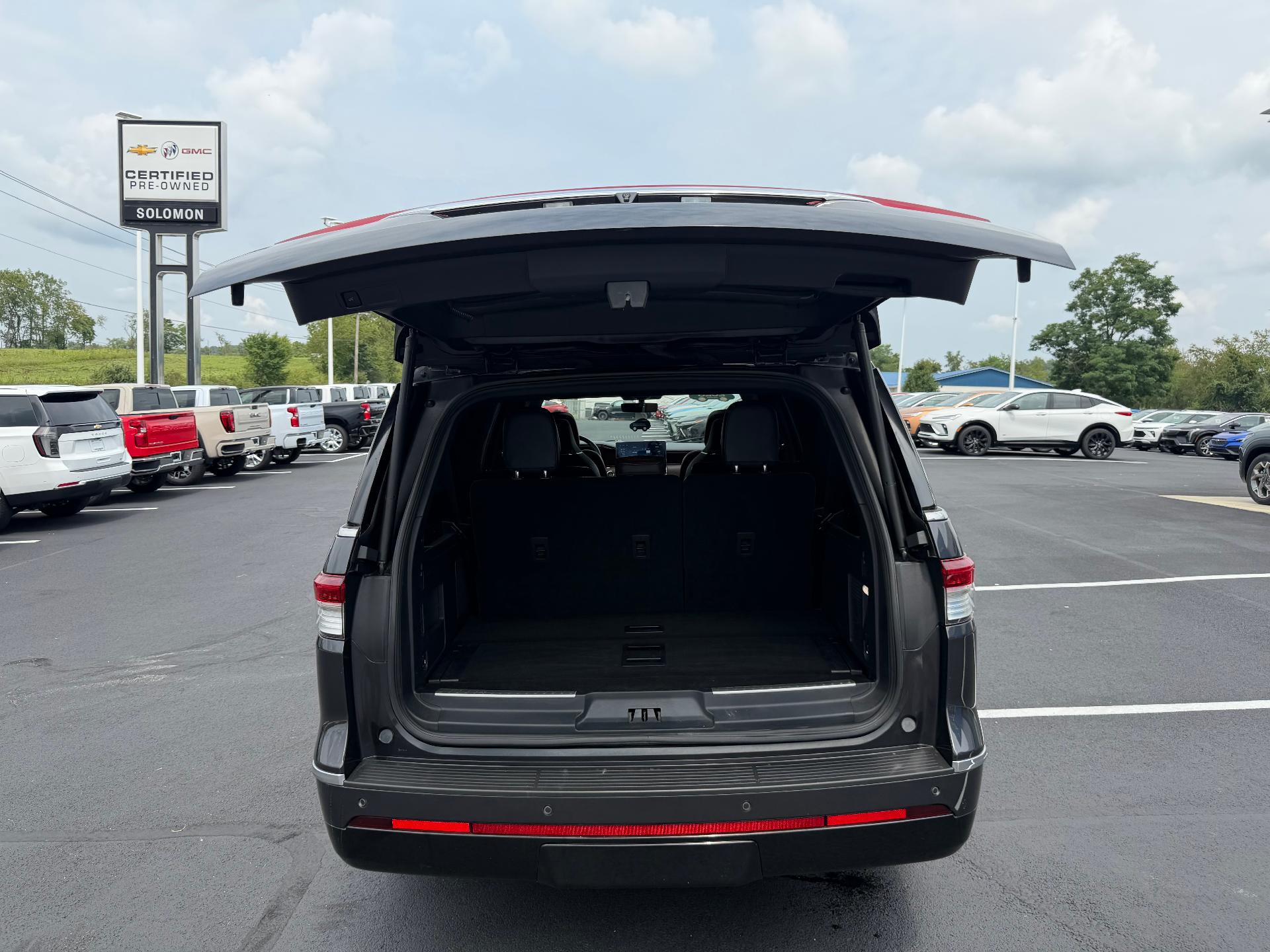 2023 Lincoln Navigator Reserve L - 11