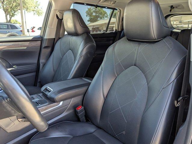 2022 Toyota Highlander Vehicle Photo in San Antonio, TX 78230