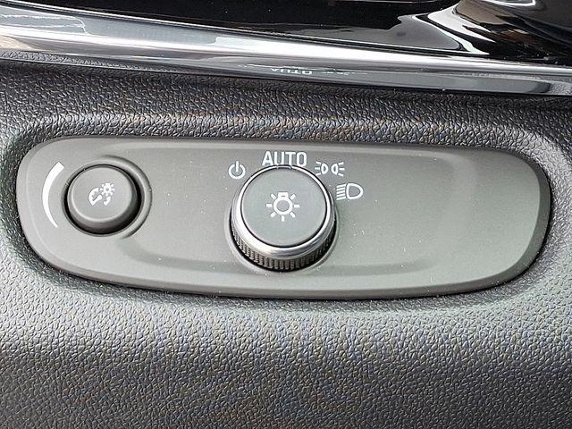 2025 Buick Envista Vehicle Photo in DANBURY, CT 06810-5034