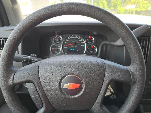 2025 Chevrolet Express Commercial Cutaway Vehicle Photo in INDEPENDENCE, MO 64055-1314