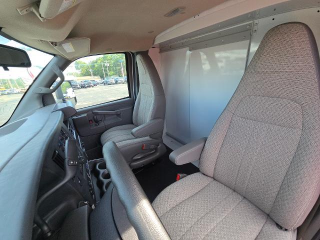 2025 Chevrolet Express Commercial Cutaway Vehicle Photo in INDEPENDENCE, MO 64055-1314