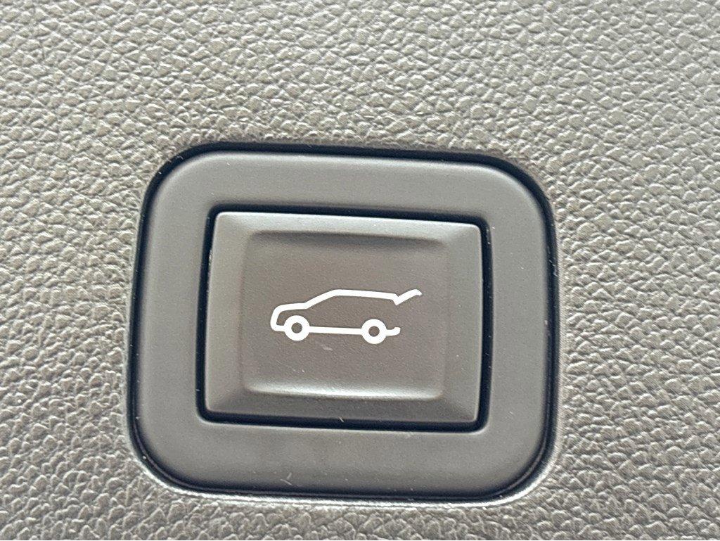 2024 Chevrolet Suburban Vehicle Photo in SAVANNAH, GA 31406-4513