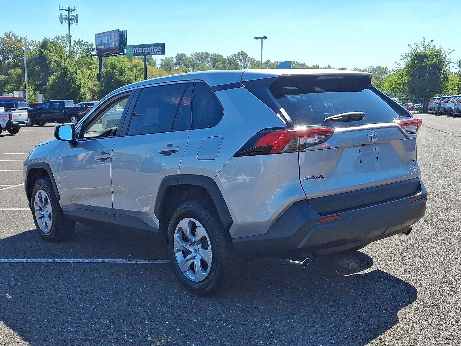 2022 Toyota RAV4 Vehicle Photo in Trevose, PA 19053