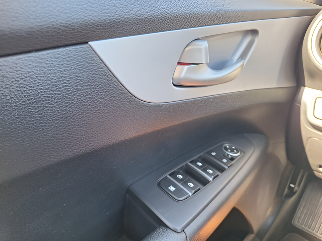 2024 Kia Forte photo 19 of 32