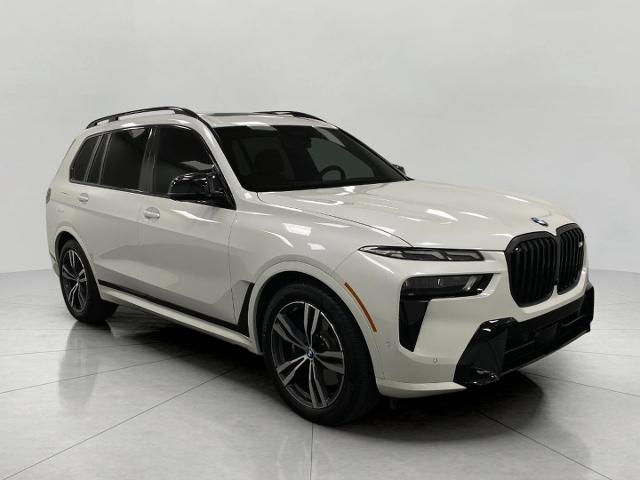 2025 BMW X7 M60i Vehicle Photo in Neenah, WI 54956