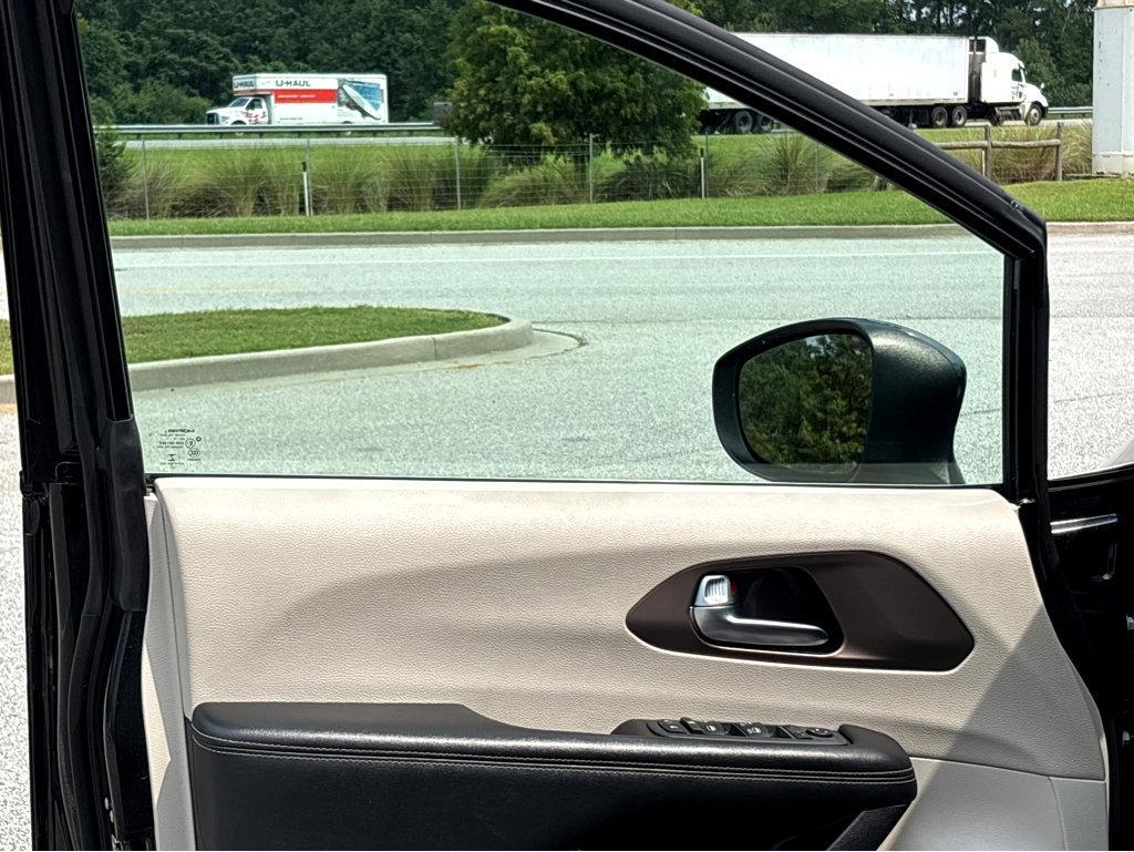 2022 Chrysler Voyager Vehicle Photo in POOLER, GA 31322-3252