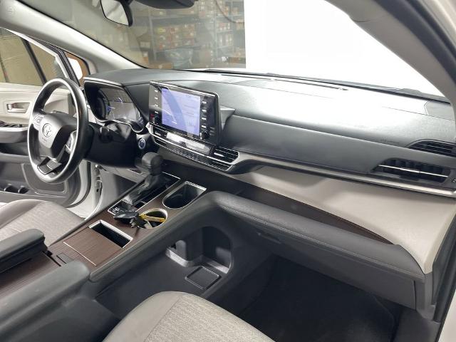 2021 Toyota Sienna Vehicle Photo in GILBERT, AZ 85297-0402