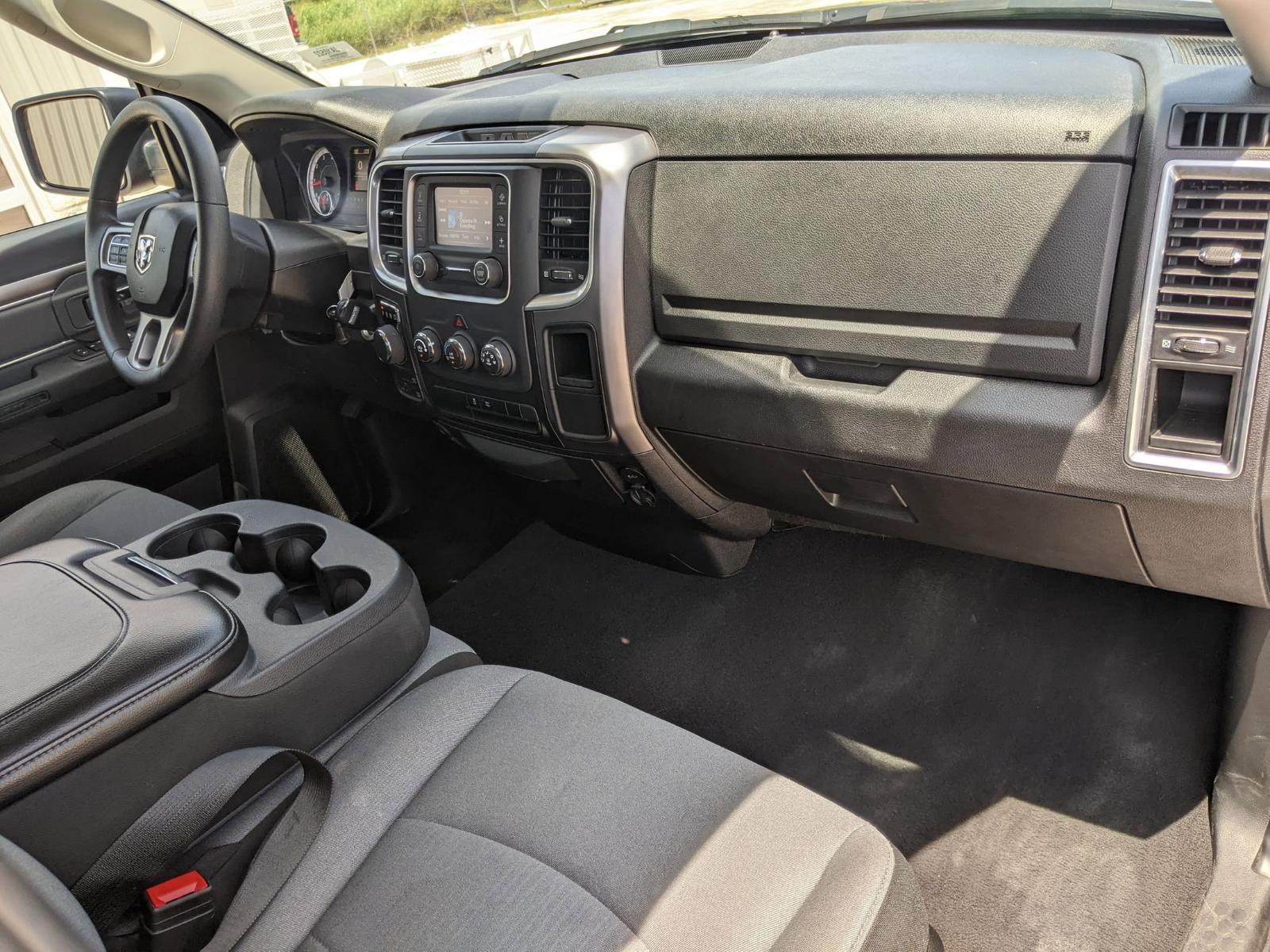 2024 Ram 1500 Classic Vehicle Photo in Seguin, TX 78155