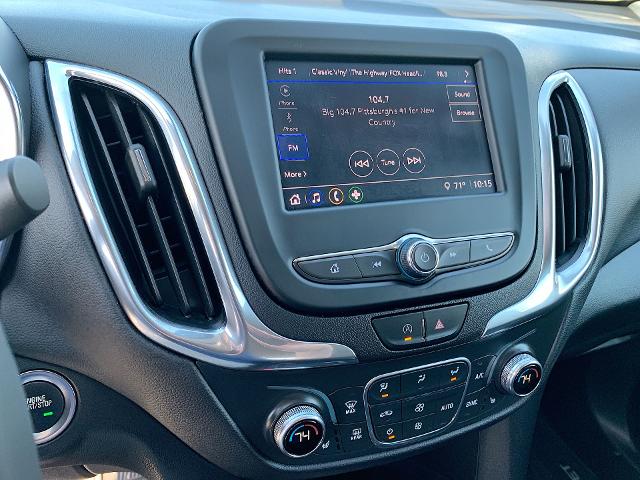 2022 Chevrolet Equinox Vehicle Photo in MOON TOWNSHIP, PA 15108-2571