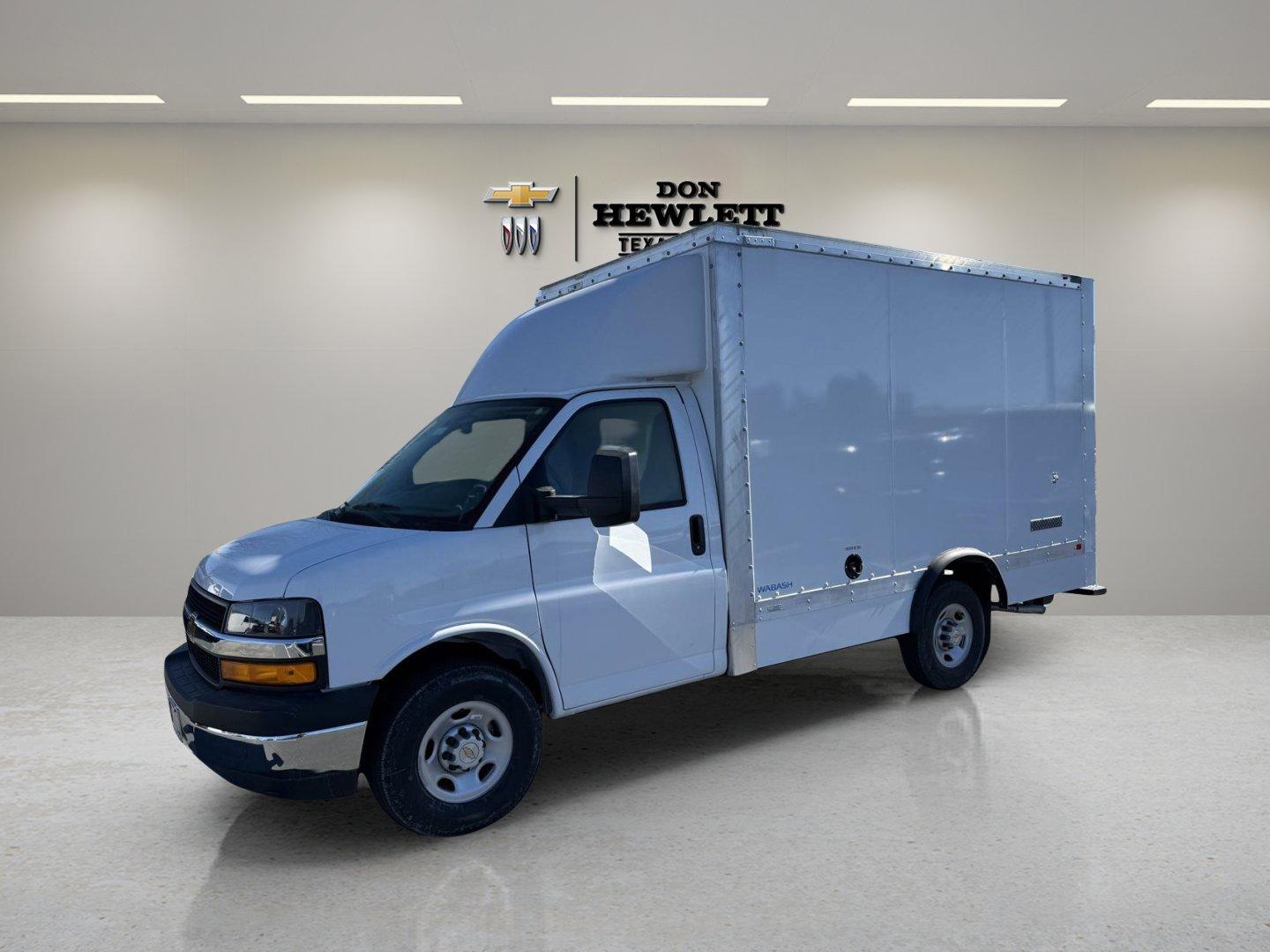 2024 Chevrolet Express Cutaway 3500 Vehicle Photo in GEORGETOWN, TX 78626-7508