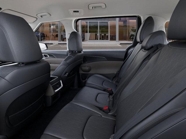 2025 Kia Carnival Vehicle Photo in Westbrook, ME 04092