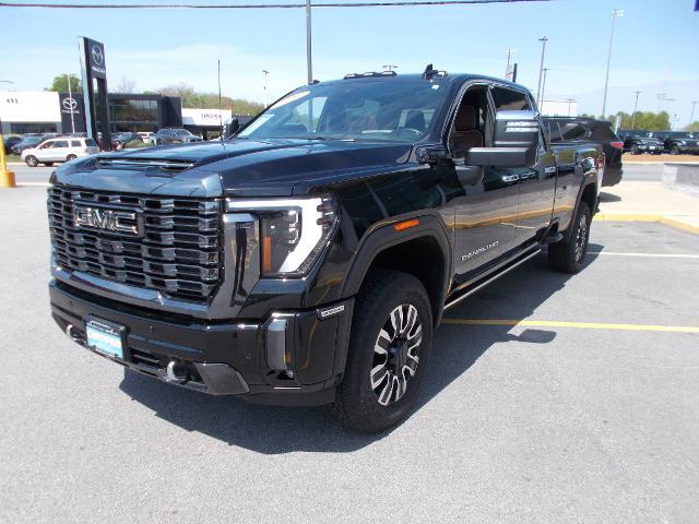 2024 GMC Sierra 3500 HD Vehicle Photo in LOWELL, MA 01852-4336