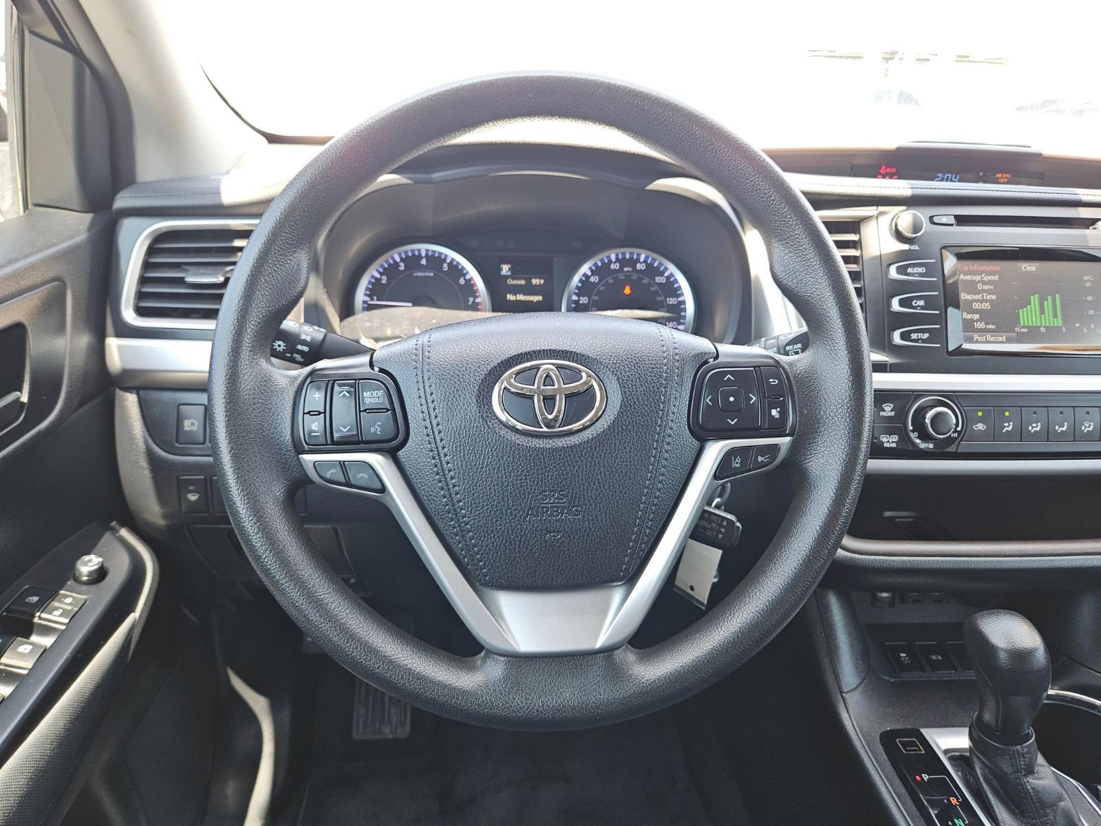 2019 Toyota Highlander Vehicle Photo in Seguin, TX 78155