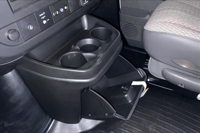 2025 Chevrolet Express Cargo Van Vehicle Photo in KANSAS CITY, MO 64114-4502