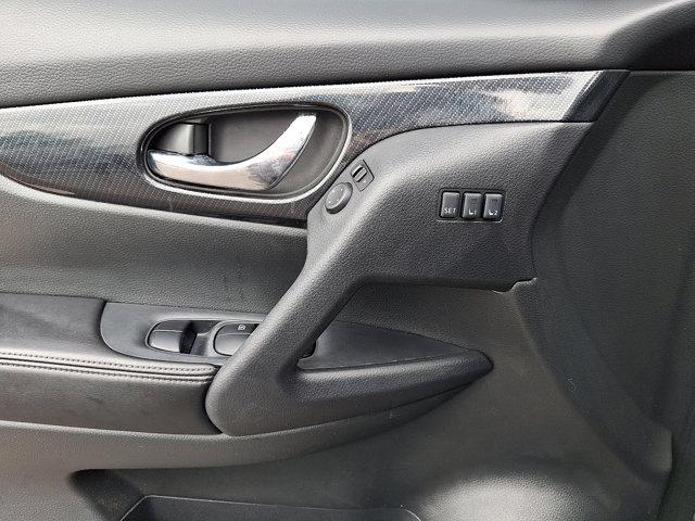 2019 Nissan Rogue Vehicle Photo in Philadelphia, PA 19116