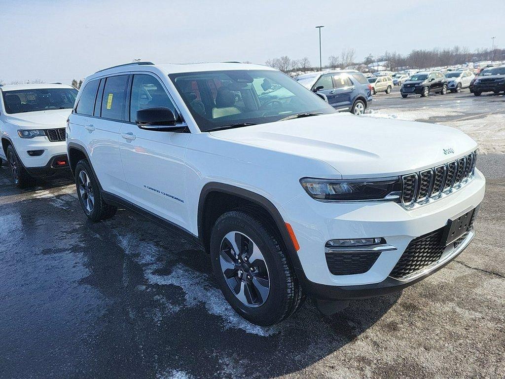 2022 Jeep Grand Cherokee 4xe Vehicle Photo in Cedar Rapids, IA 52402