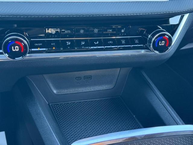 2026 Chevrolet Equinox Vehicle Photo in COLUMBIA, MO 65203-3903
